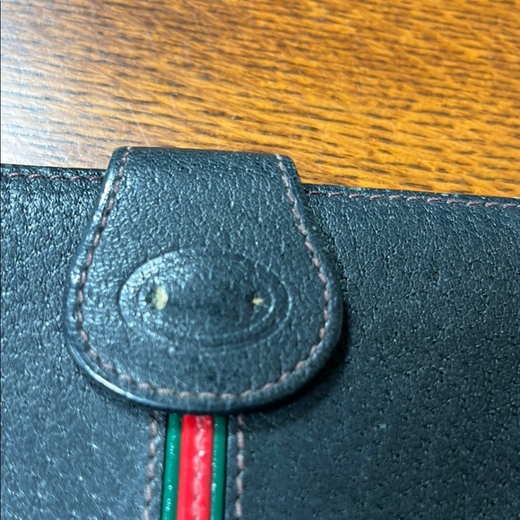 Gucci Black Leather Wallet with Textured Finish - Picture 3 of 13